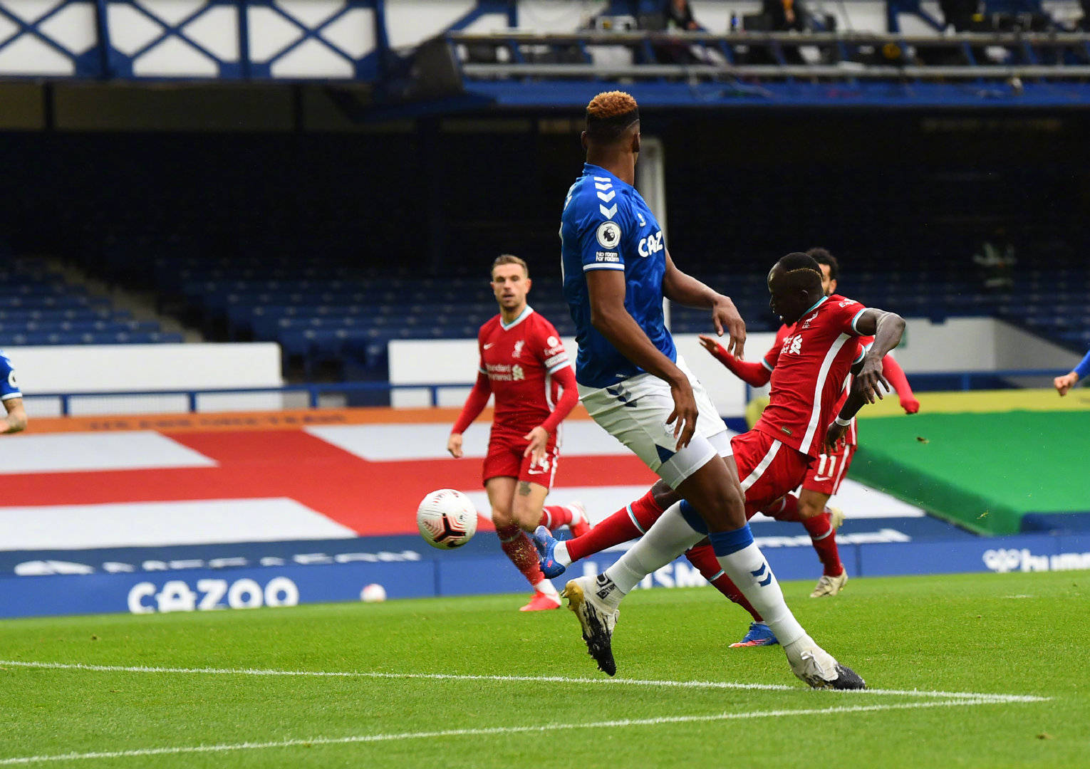 现代足球中 现代足球中